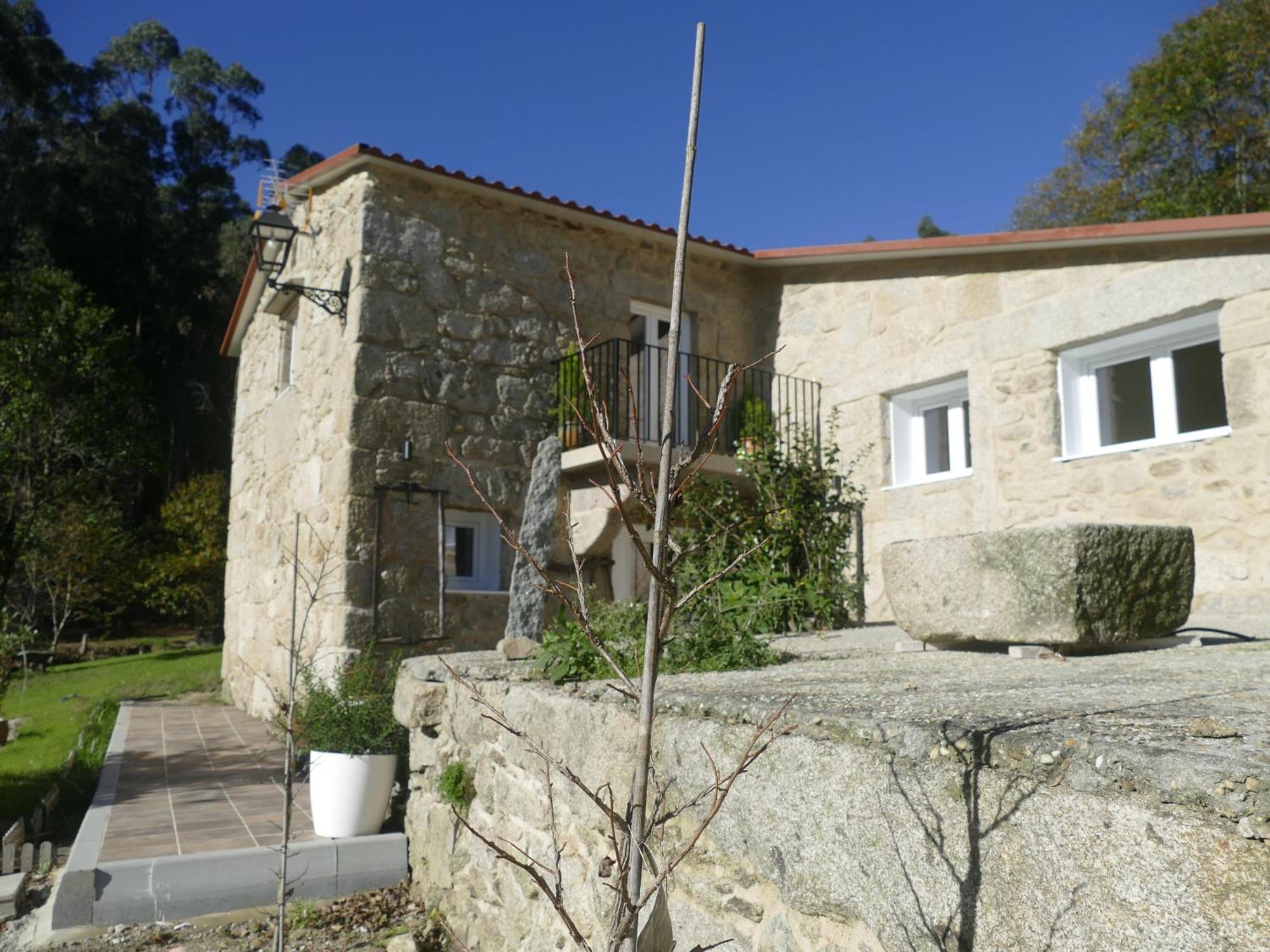 Casita A Estrenar En Finca Con Rio Proxima A Tui, Gondomar Y Portugal. Exterior photo